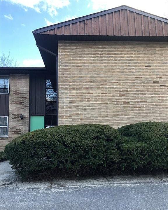 2nd image of 888 Main St APT 2A