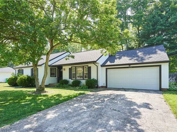 726 Robley Ln, Mayfield Village, OH 44040