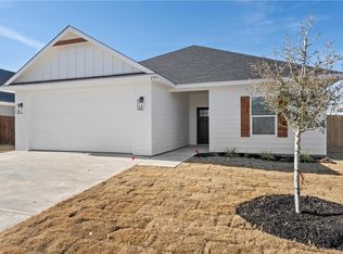200 Swan Lake Dr, Waco, TX 76708