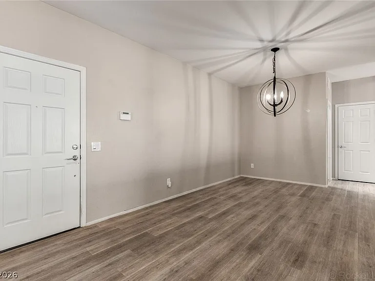 6092 Fox Creek Ave — Photo 9