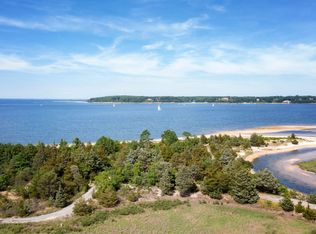 207 Hill Rd, Centre Island, NY 11771