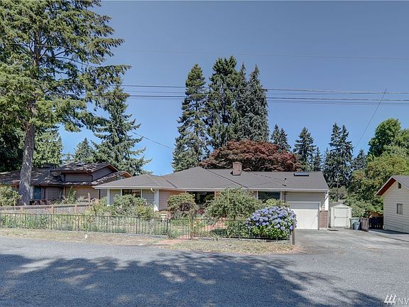 Home view showing large fenced yard