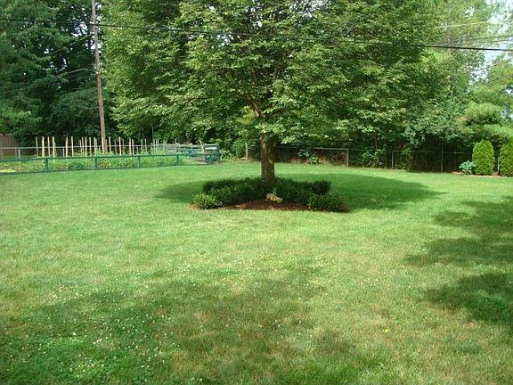 2nd image of 3755 Meadow Ln