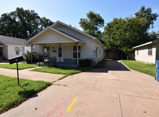 1009 W 10th St, Coffeyville, KS 67337