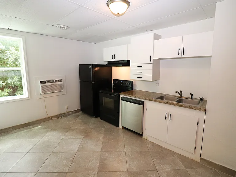 Main St. Apartments — Photo 31