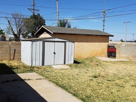 3rd image of 2041 Gerry Dr