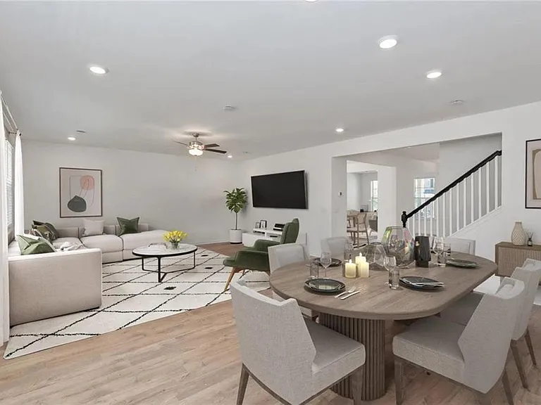 2219 Derrick Dr — Photo 4