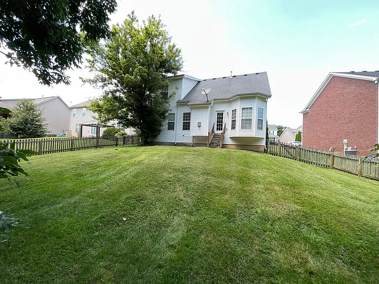 321 Arlington Meadows Dr — Photo 32