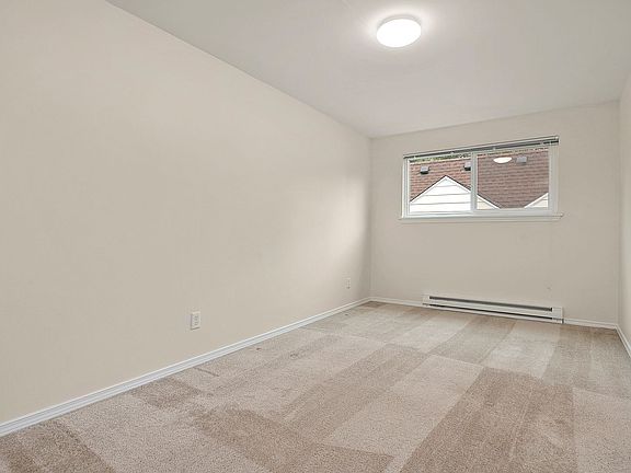 5th image of 423 11th Ave E APT 10