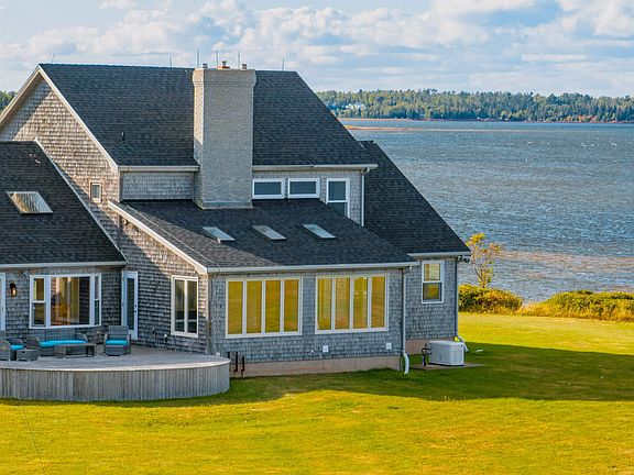 3rd image of 545 Saint Andrews Point Rd