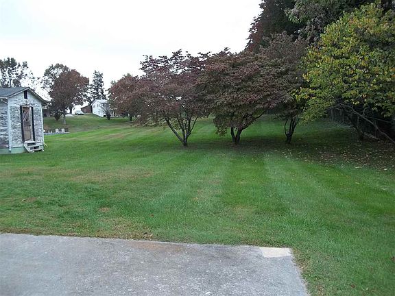 4th image of 2760 Cherokee Dr