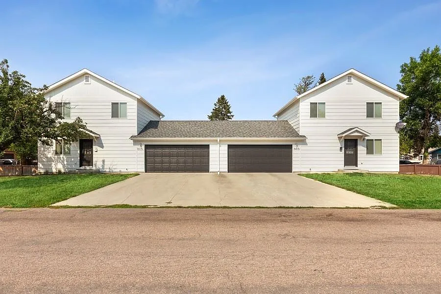 815 3rd St W