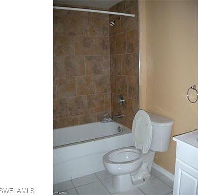 5th image of 211 SE 23rd Pl