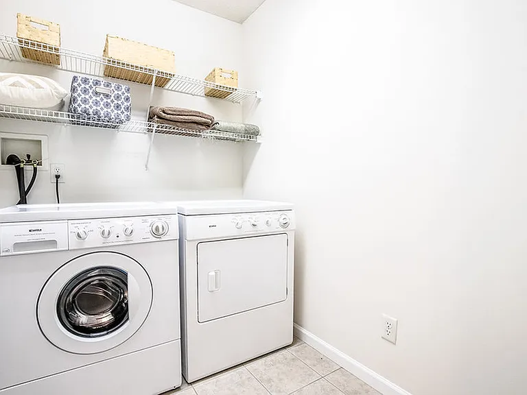 Autumn Creek Apartments — Photo 6