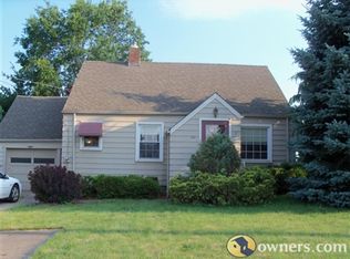 94 Helena Dr, Struthers, OH 44471