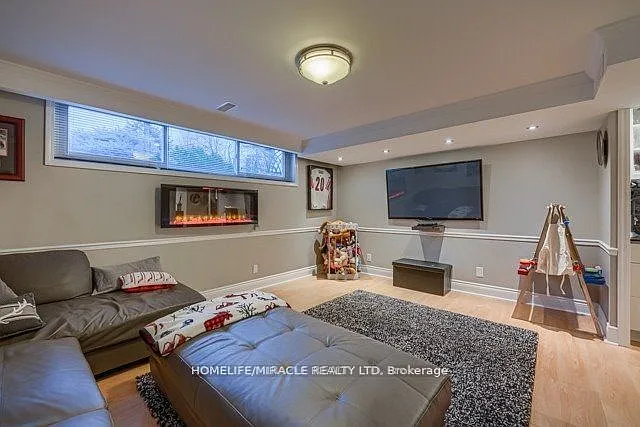 4 Derwent Ave — Photo 12