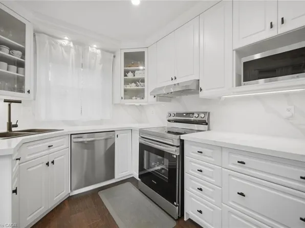 3217 Hazelwood Ave, Burlington, ON L7M 2V3