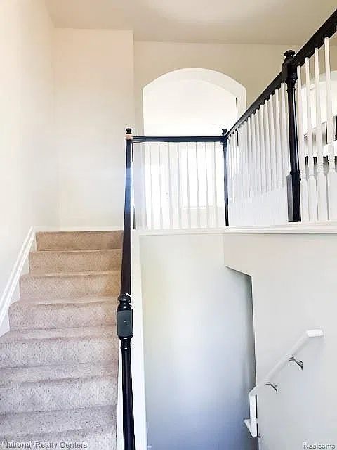 3 bed, 2.5 bath, 1500 sqft, $2,450 — Photo 2