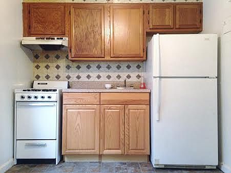 4th image of 1267 Anderson Ave APT 21