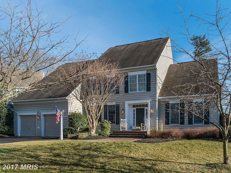 1st image of 14 Peacock Ln
