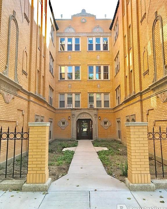 1st image of 3407 W Balmoral Ave #2