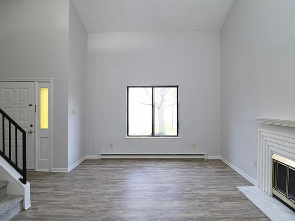4th image of 500 Laketower Dr Unit 10