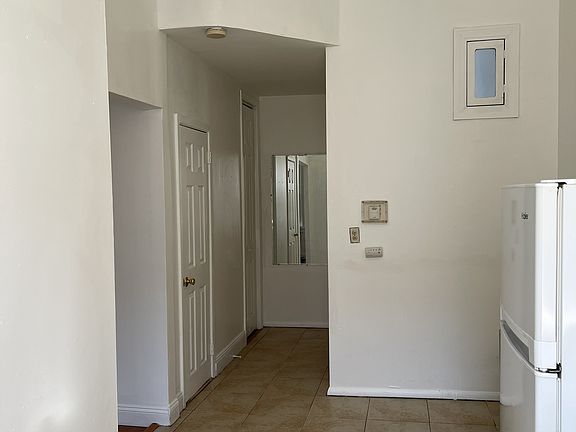 3rd image of 6502 Park Ave #1