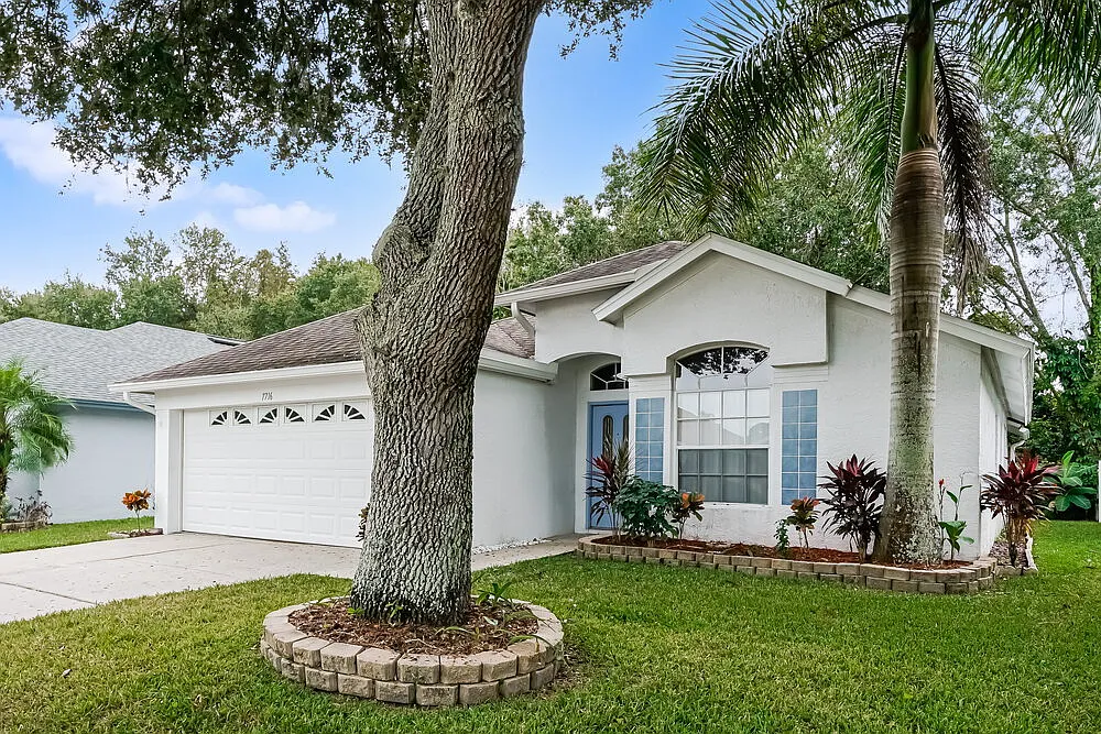 3 bed, 2.0 bath, 1591 sqft, $4,150 — Photo 3