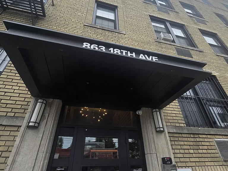 863 18th Ave #G301 — Photo 5