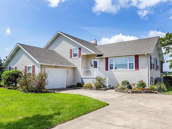 2nd image of 38408 Walnut Ln