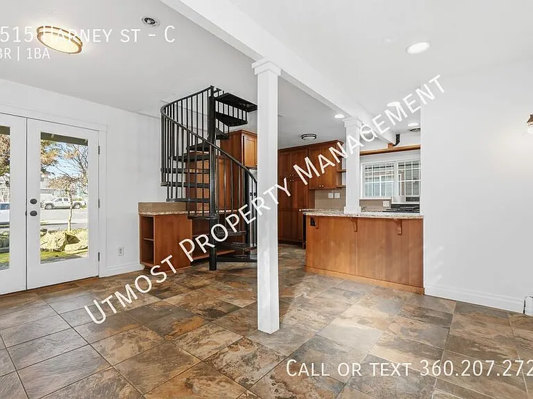 2515 Harney St #C — Photo 6