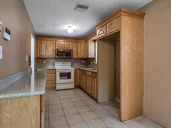 5th image of 2505 W Minnehaha Ave