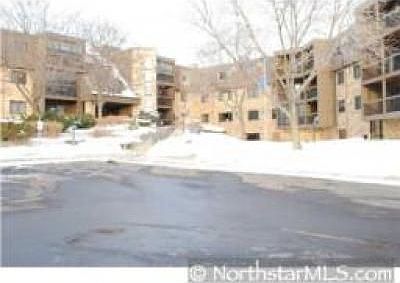 1st image of 999 41st Ave NE APT 304
