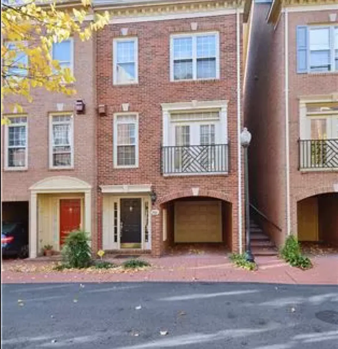 3 bed, 3.5 bath, 2024 sqft, $1,553 — Photo 1