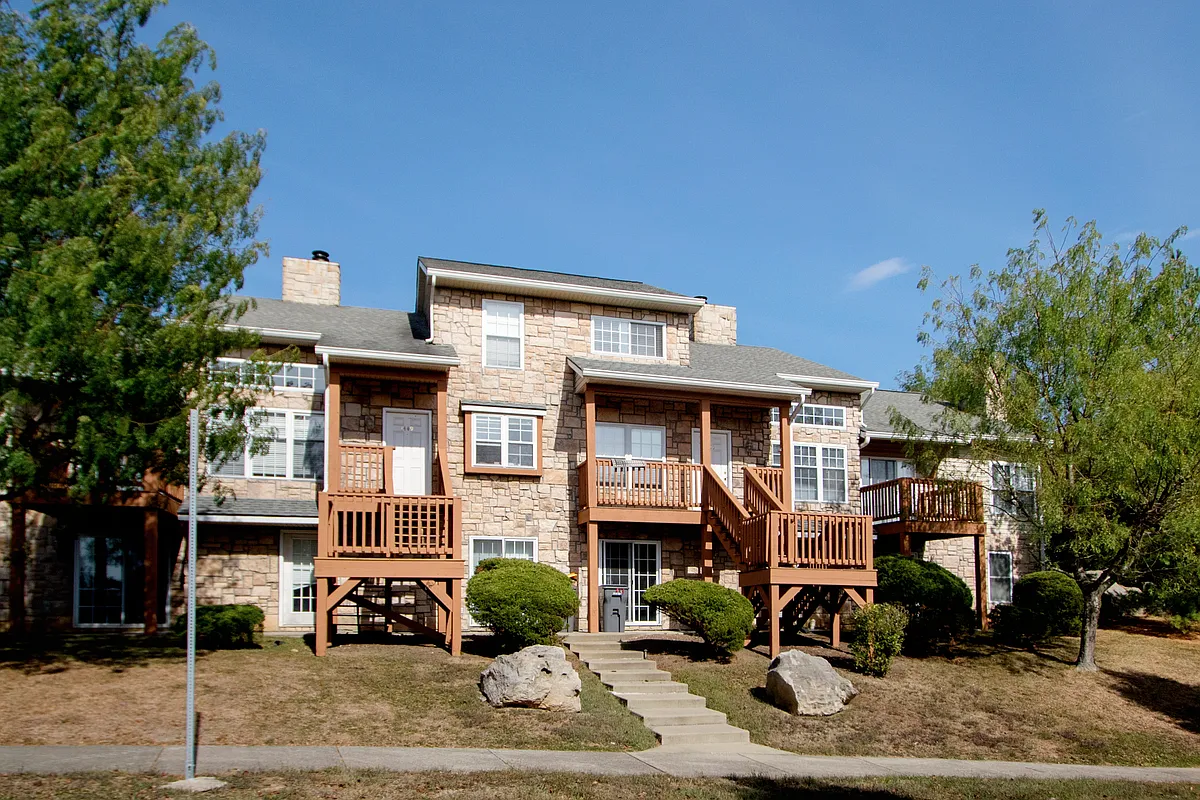 Building Photo - The Boulders at Deer Park