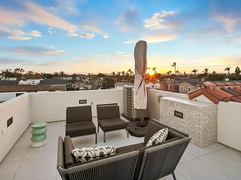 Rooftop Deck Sunset Westward View