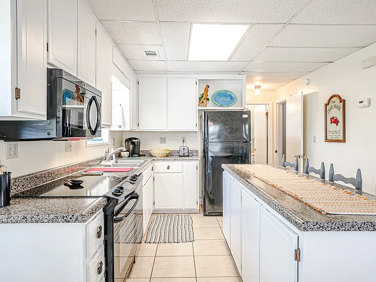 405 Dolphin St #B — Photo 13