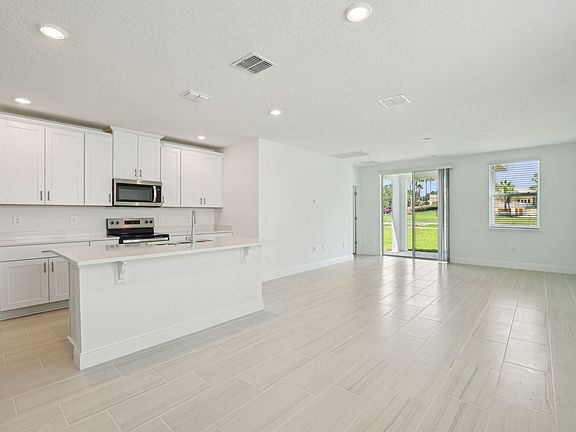 The Yellowstone floorplan at 288 Links Terrace Boulevard.