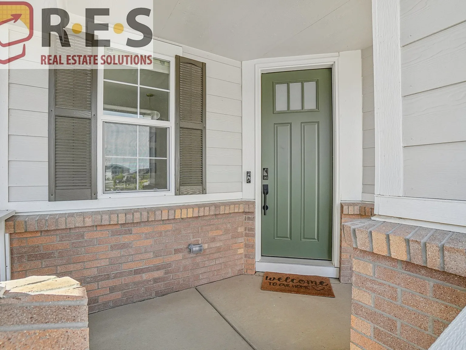 6 bed, 3.5 bath, 4796 sqft, $4,595 — Photo 2