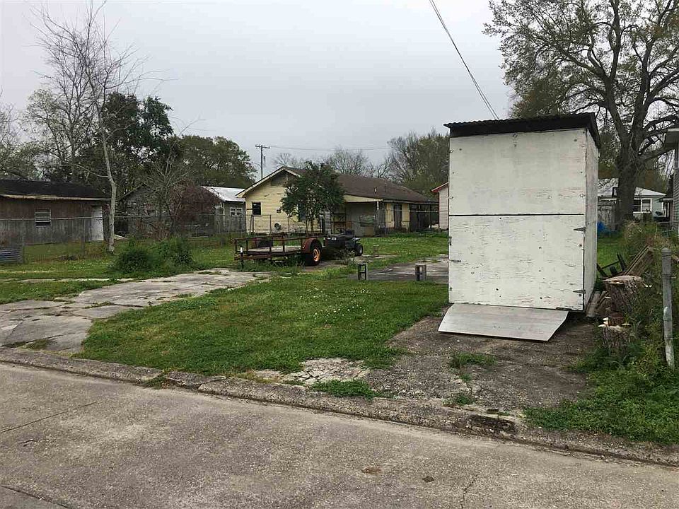 1st image of 332 Bowman St