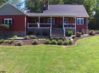 1080 Grandview Dr, Fairmont, WV 26554