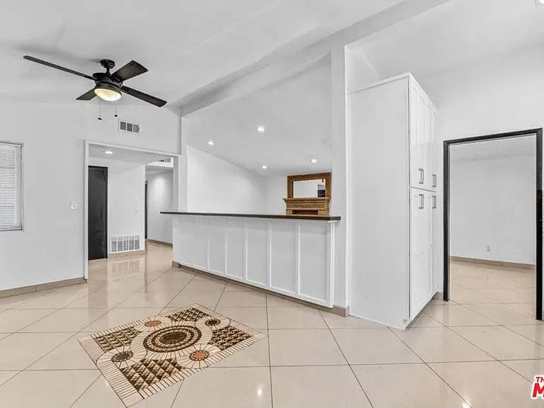 20746 Clarendon St — Photo 10