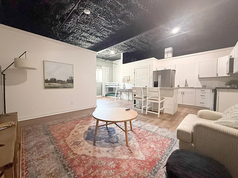 209 S Church St — Photo 16