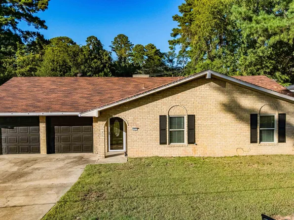 1317 Carnegie Dr, Longview, TX 75601