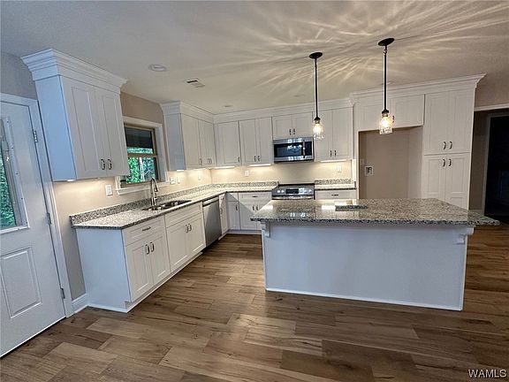 5th image of 11652 River Point Dr