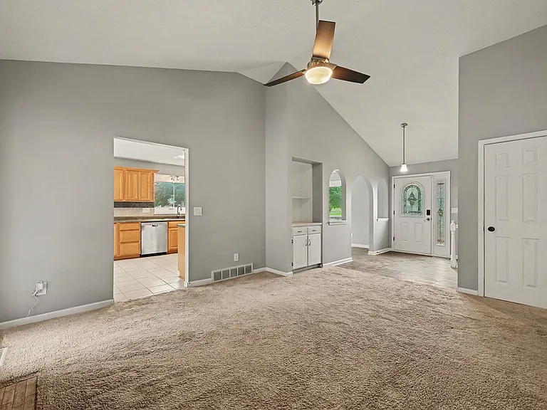 10808 Hogantown Dr — Photo 6