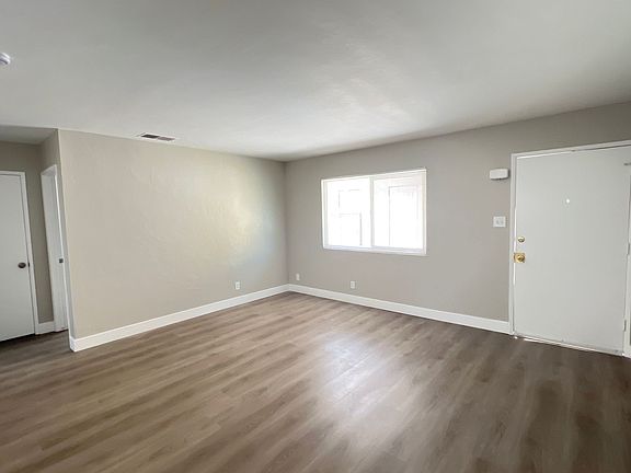 5th image of 4300 Columbus St #F