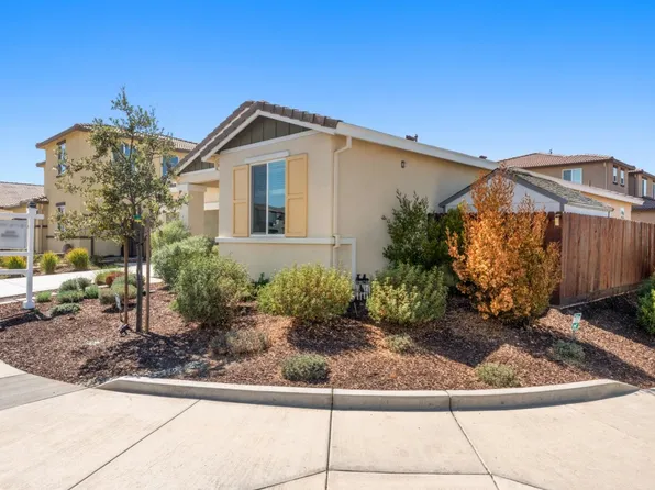 2320 Hibiscus Dr, Hollister, CA 95023