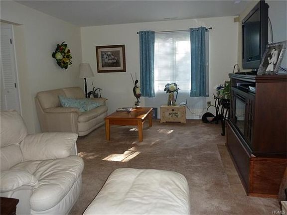 3rd image of 1205 Nutmeg Dr