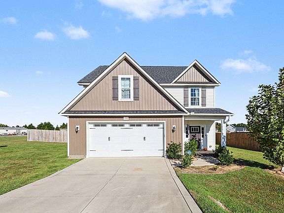 3rd image of 152 Briar Den Ct